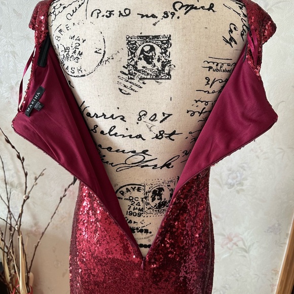 Marina Stylish floor length evening gown.Size 10. - Picture 6 of 16